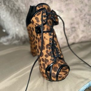 Cheetah print chunky platform heel tie in front
